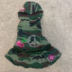 𝅺SMALL breed dog camo hoodie dress Sz XS cherries peace sign flower